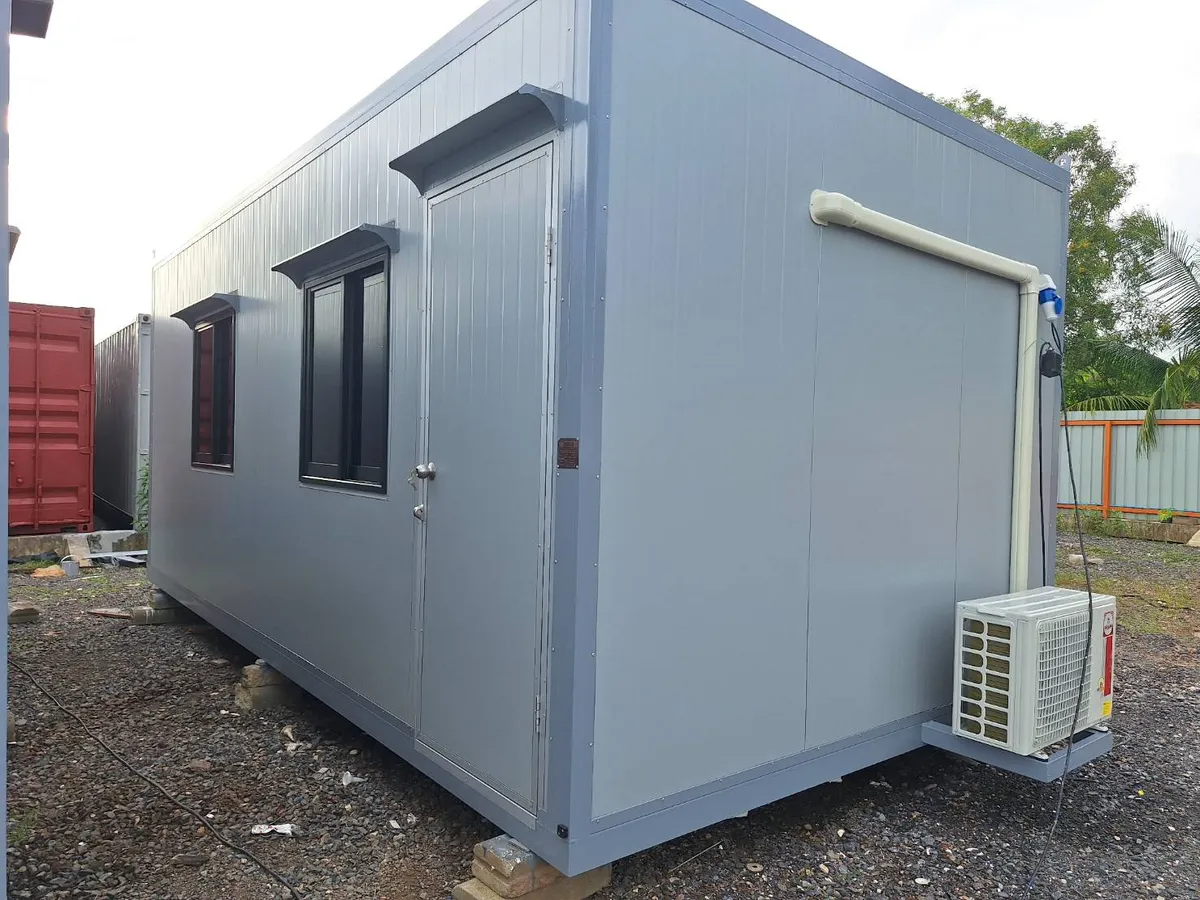 Mobile office with toilet
